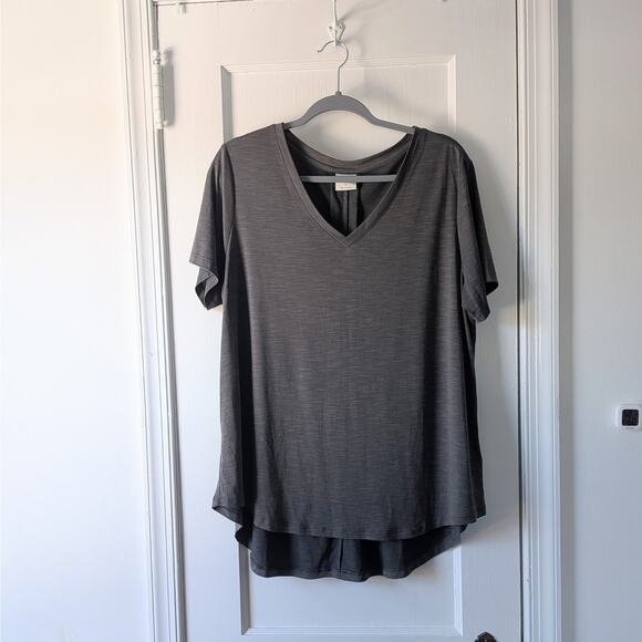 Mod Ref Essentials V-neck Dark Gray T-Shirt Sz. XL - Picture 3 of 9
